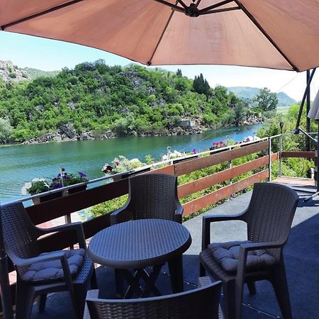 Mali Raj Apartmani Cetinje Bagian luar foto