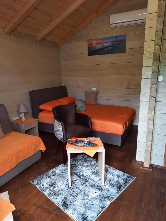 Mali Raj Apartmani Cetinje Bagian luar foto
