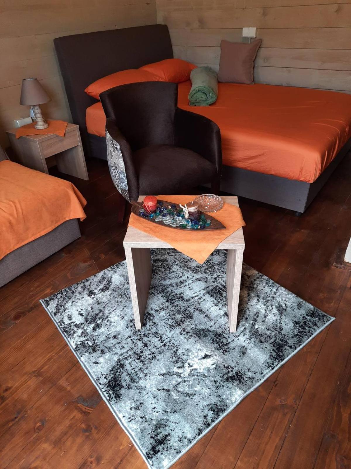 Mali Raj Apartmani Cetinje Bagian luar foto