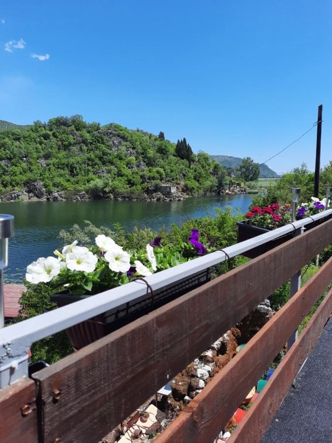 Mali Raj Apartmani Cetinje Bagian luar foto
