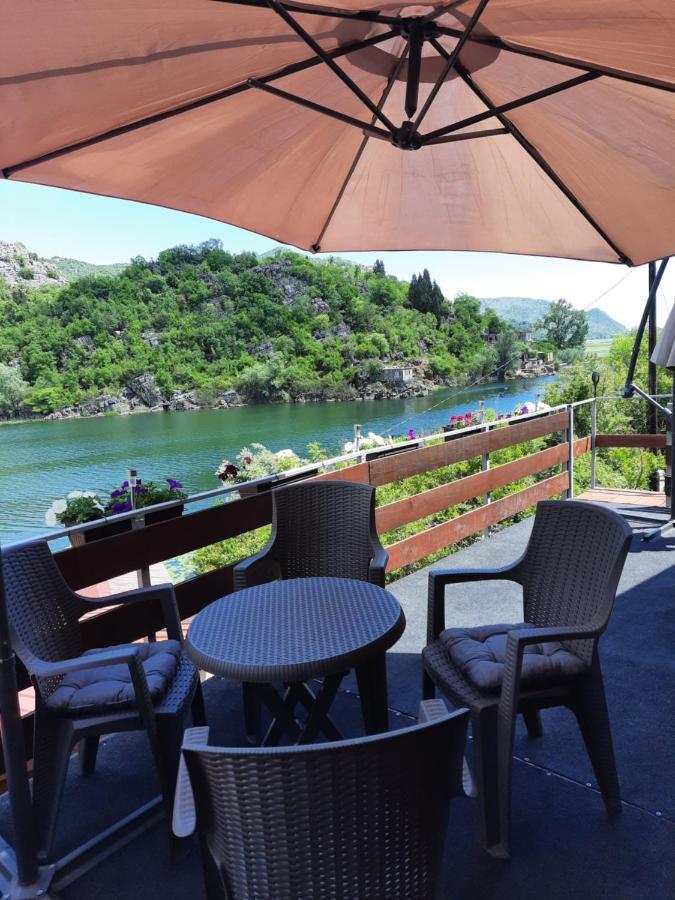 Mali Raj Apartmani Cetinje Bagian luar foto
