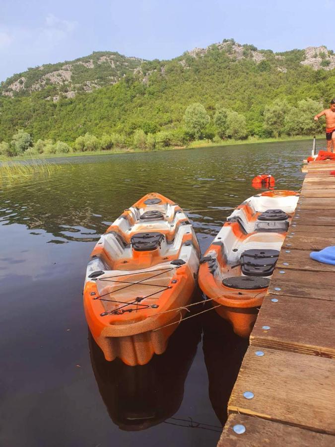 Mali Raj Apartmani Cetinje Bagian luar foto