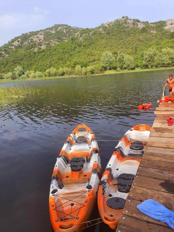 Mali Raj Apartmani Cetinje Bagian luar foto