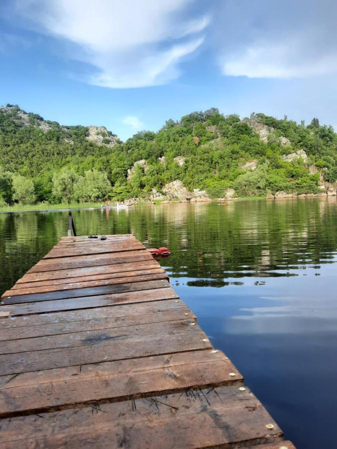 Mali Raj Apartmani Cetinje Bagian luar foto