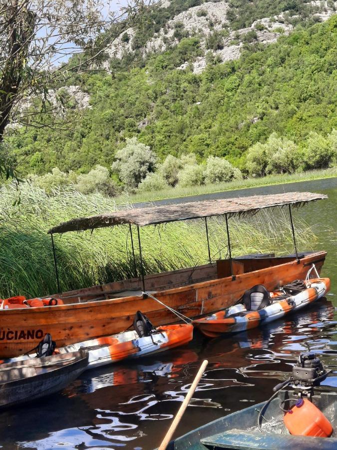 Mali Raj Apartmani Cetinje Bagian luar foto